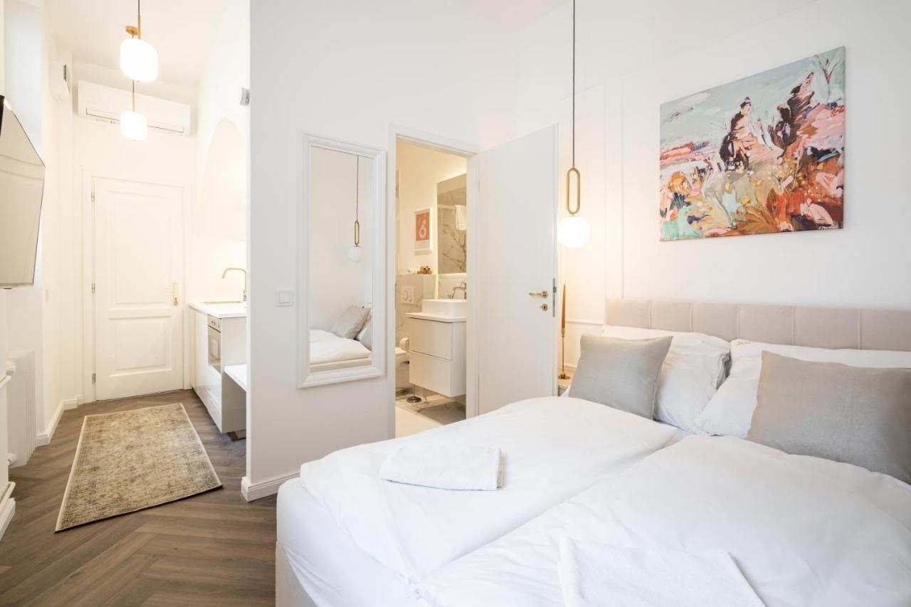 E13 - Grand Boulevard Heritage Suite - Best Location By Bqa 부다페스트 객실 사진
