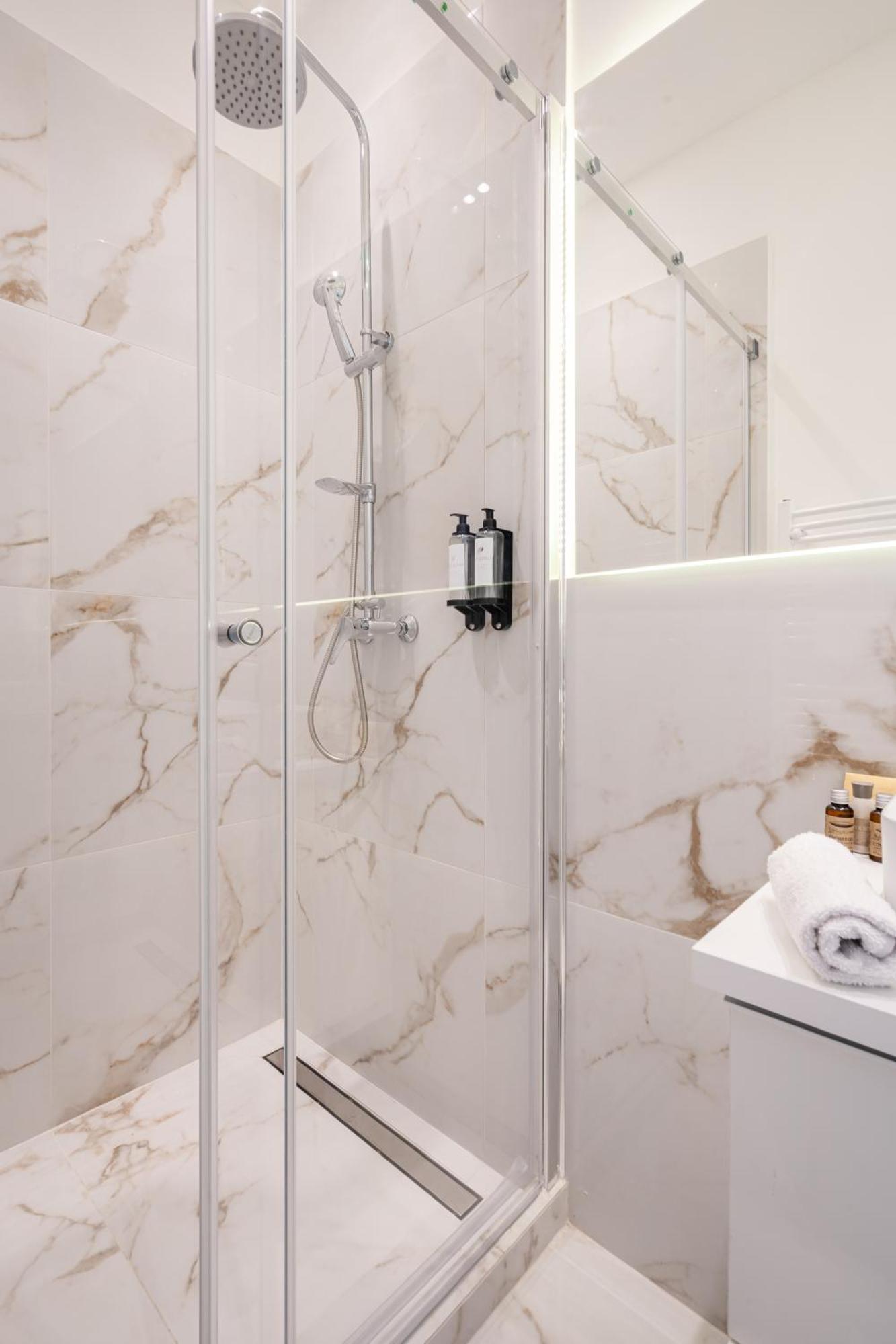 E13 - Grand Boulevard Heritage Suite - Best Location By Bqa 부다페스트 객실 사진